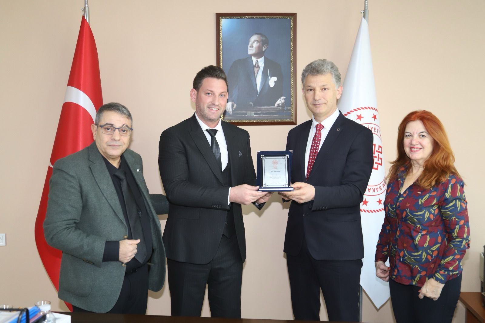 Aykut Saban’a İl Turizm Müdürlüğü’nden plaket