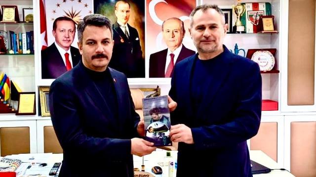 Taraklı’lı Sanatçı Akif Yener’den Başkan İbrahim Pilavcı’ya ziyaret