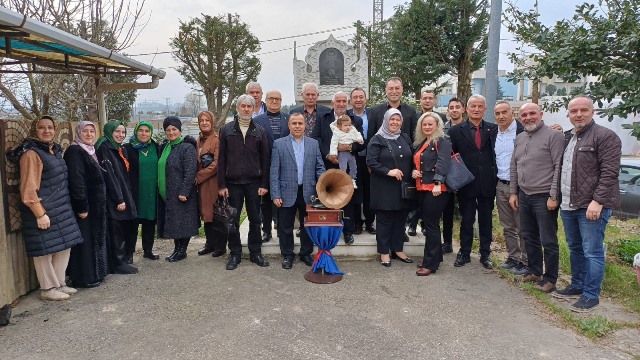 20 Yıllık muhtar Yunus Özçelik’e veda partisi