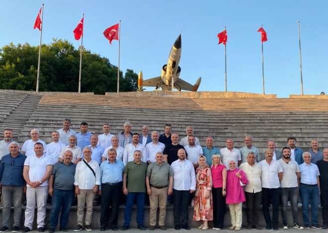 15 Temmuz Milli İrade Derneği Başkanı Ali İnci, dernek yöneticileriyle Bayraktepe’de buluştu