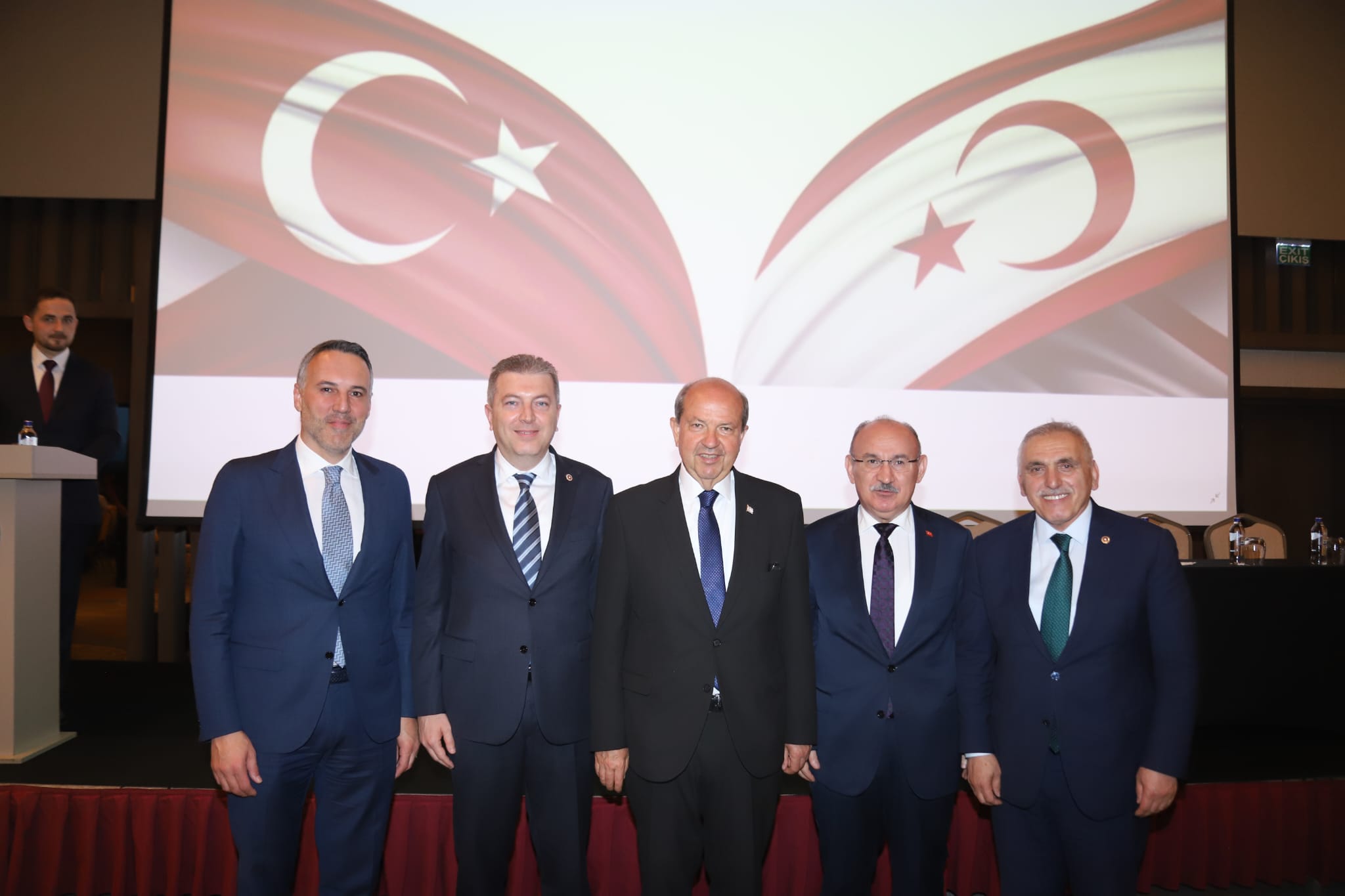 KKTC Cumhurbaşkanı Ersin Tatar, Sakaryalı İş adamlarıyla buluştu