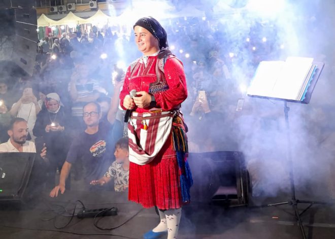 Ünlü Sanatçı Meryem Akyüz, 3. Karadeniz Kültür ve Sanat Festivali’nde coşku yarattı