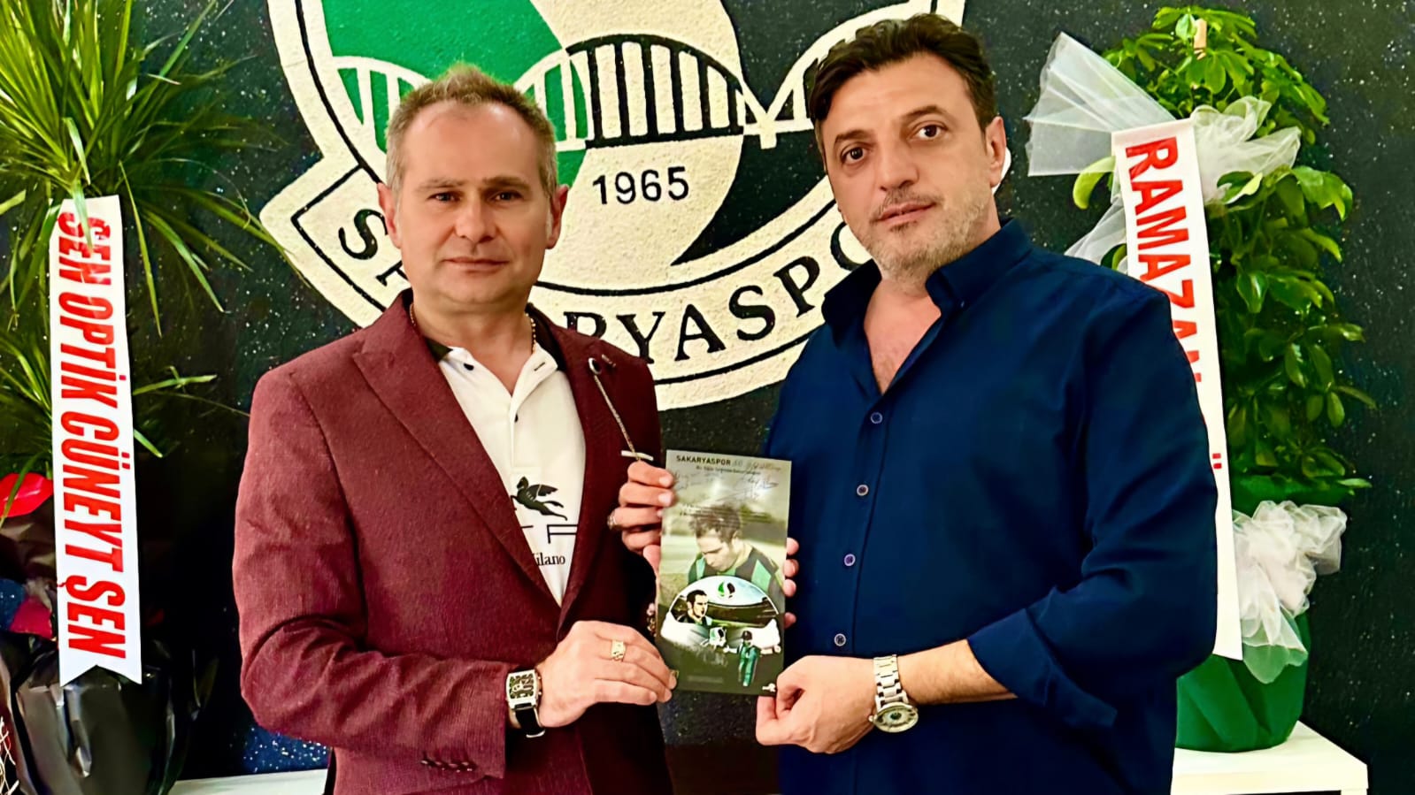 Sakaryaspor’da dostane buluşma: Akif Yener ve Başkan Gökhan İn bir araya geldi