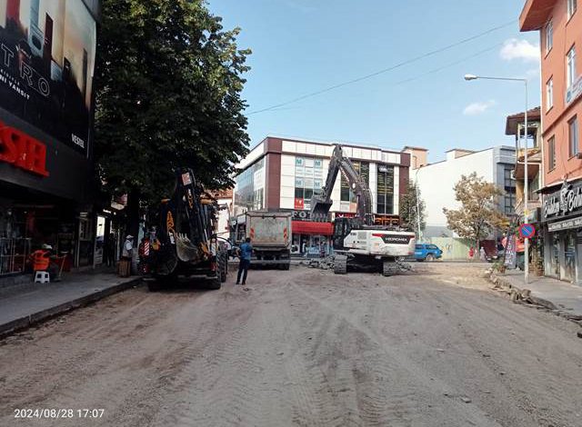 YILLARDIR GİRİLMEYEN KEMALPAŞA CADDESİNDE PÜSKÜLLÜ RÜZGARI