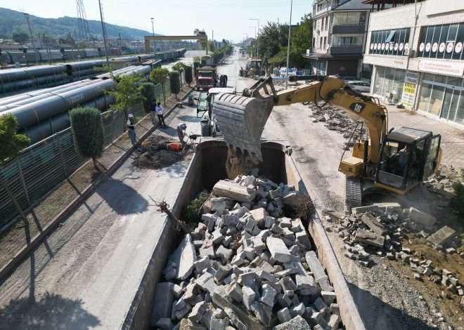 Altyapısı yenilenen Arifiye Zübeyde Hanım Caddesi’nde üstyapı çalışmaları başladı