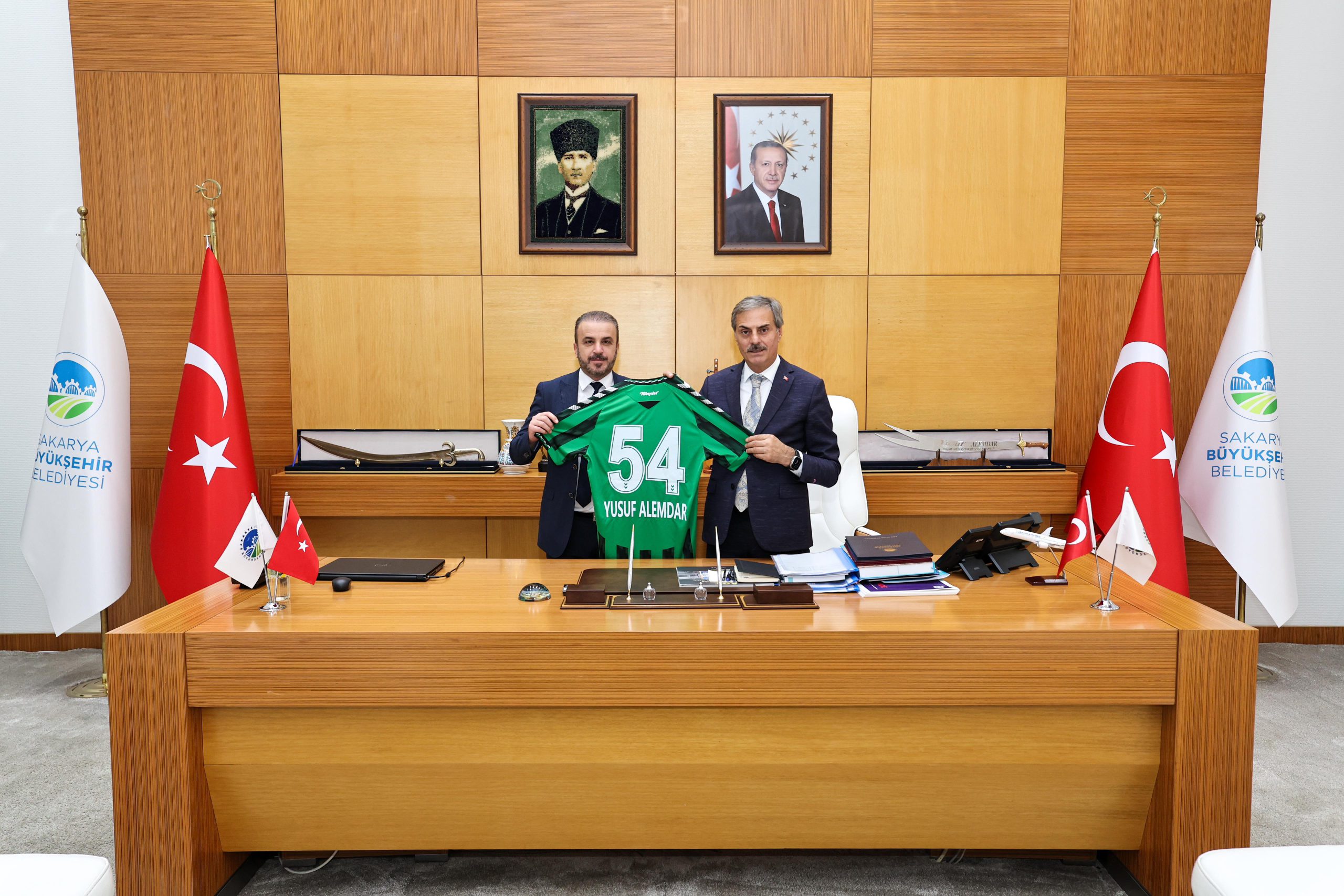 Yusuf Alemdar yeşil-siyahlı yönetimi ağırladı: “Sakaryaspor’da yükselişin anahtarı altyapıdır”