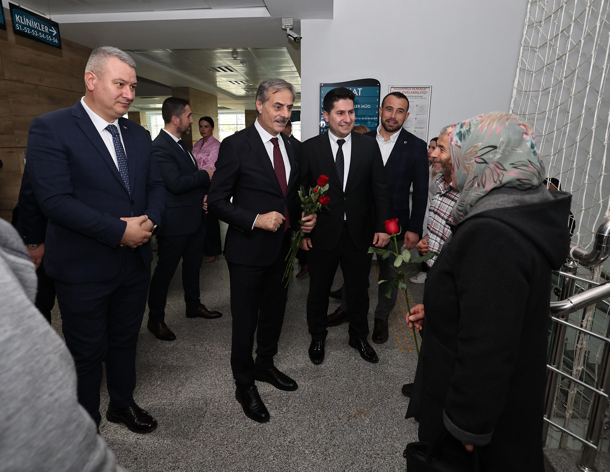 Yusuf Alemdar’dan hekimlere anlamlı ziyaret: “Emeğiniz ve mücadeleniz için minnettarız”